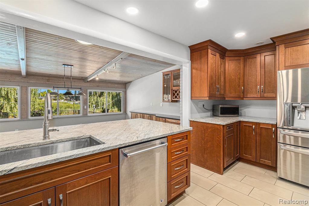 2145 Helmsford Drive, Wolverine Lake, MI 48390 — Photo 16