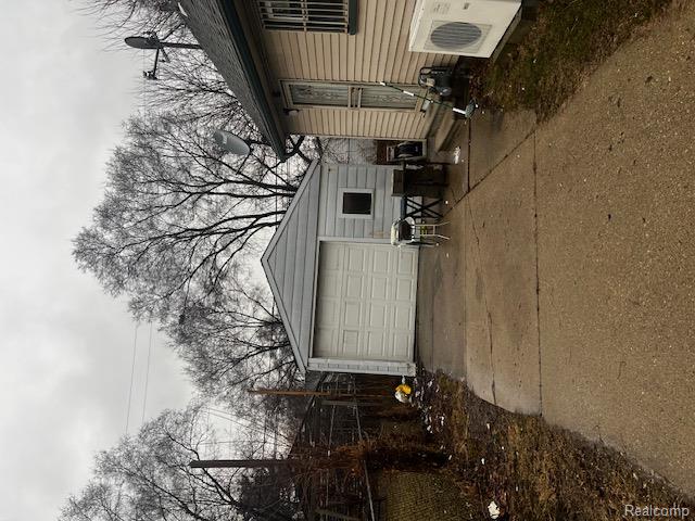 6083 Rosemont Avenue, Detroit, MI 48228 — Photo 33