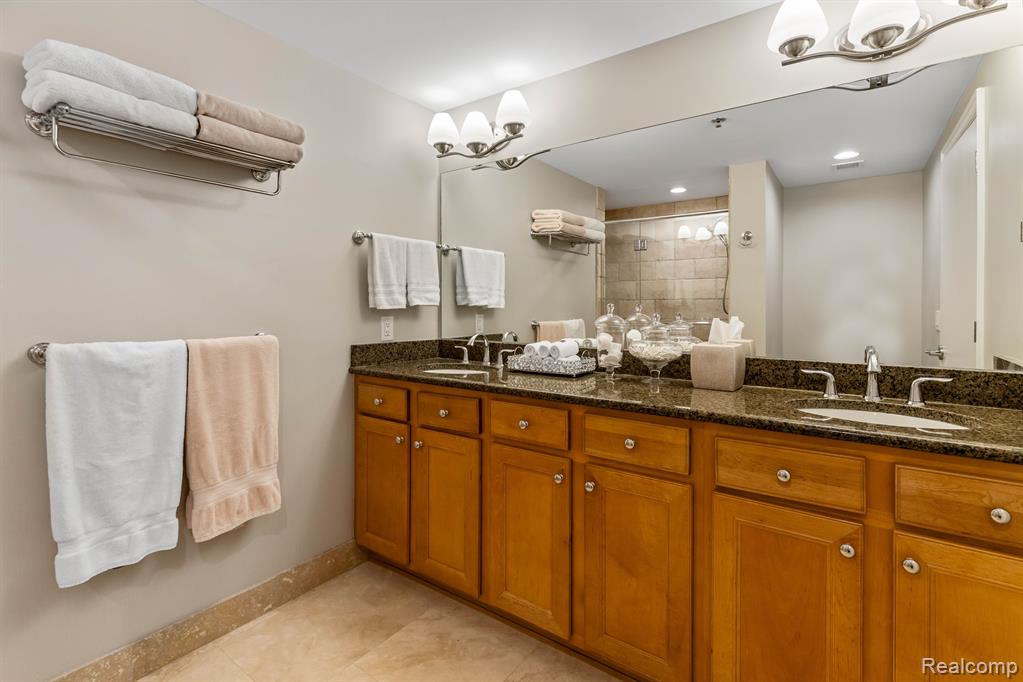 525 W Lafayette Boulevard, 16B, Detroit, MI 48226 — Photo 37