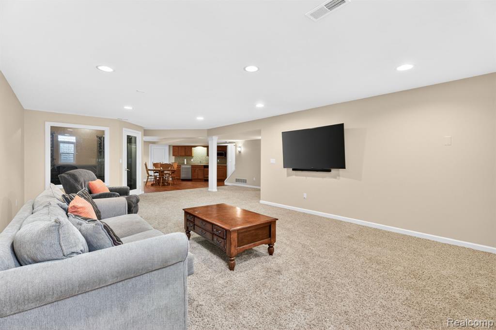 2562 Sequoia Court, Bloomfield, MI 48304 — Photo 36
