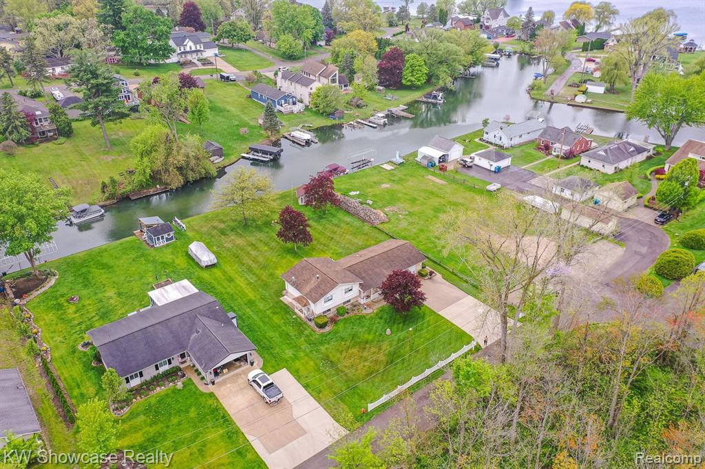 841 DRIBURG Drive, Commerce Twp, MI 48390 — Photo 31