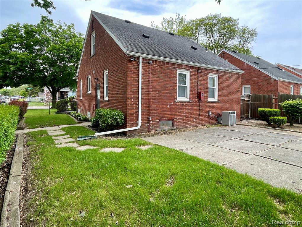 9731 Colwell Avenue, Allen Park, MI 48101 — Photo 33
