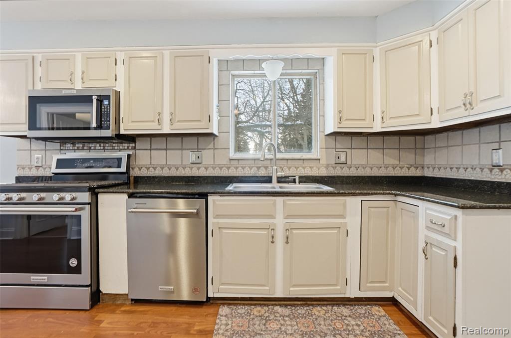 863 Sylvanwood Drive, Troy, MI 48085 — Photo 10