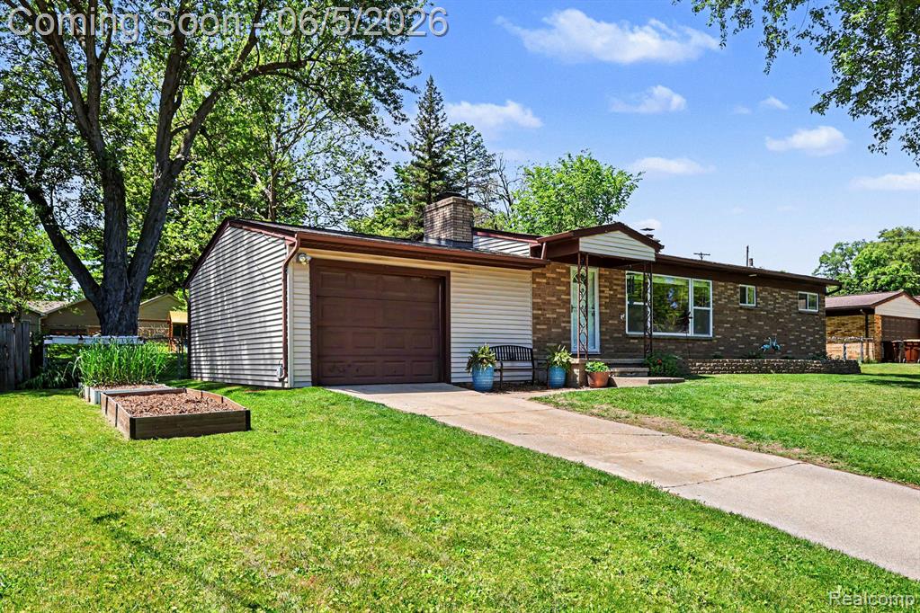 5603 Hallendale Road, Haslett, MI 48840 — Photo 2