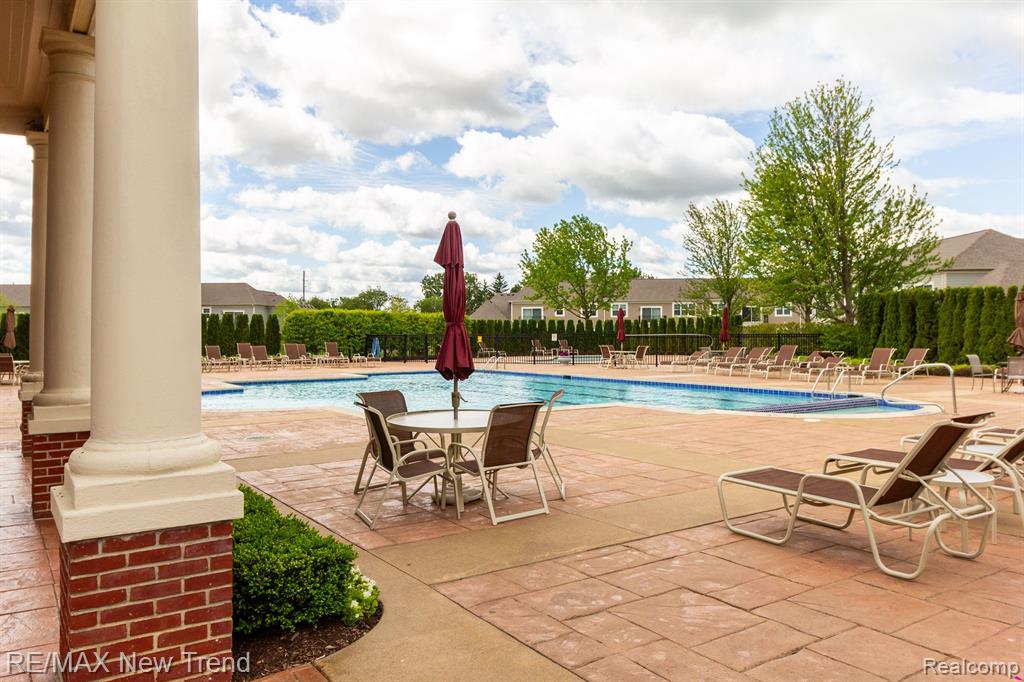 1611 E LAKEVIEW Lane, Canton, MI 48187 — Photo 32