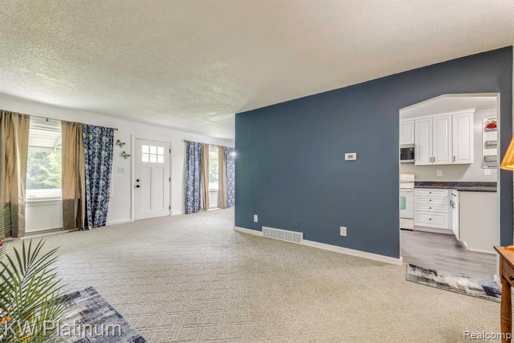 5930 Gratiot Avenue, St. Clair, MI 48079 — Photo 9