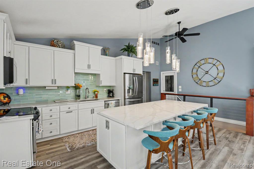 310 Pine Tree Rd Road, Lake Orion, MI 48362 — Photo 10