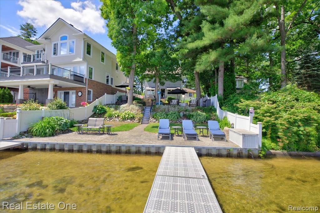 836 Pine Tree Road W, Lake Orion, MI 48362 — Photo 65