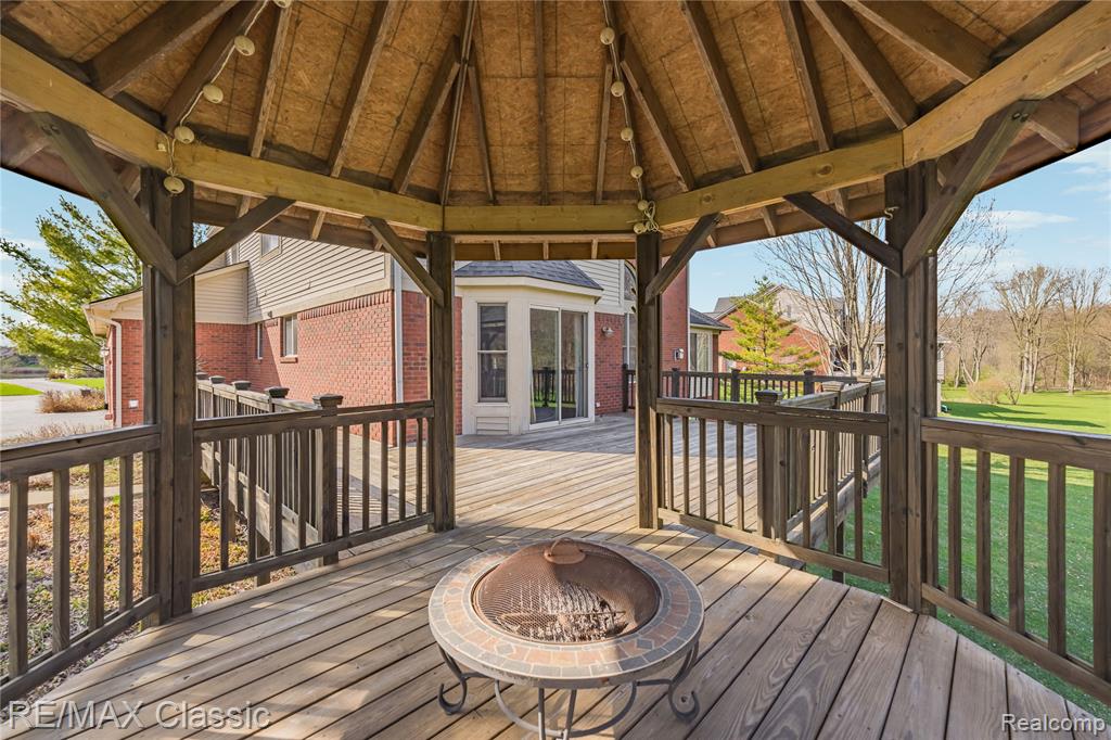 4930 Menominee Lane, Clarkston, MI 48348 — Photo 80