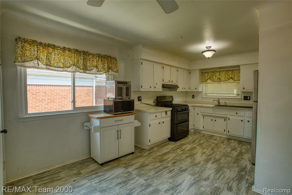 7475 Fenton Street, Dearborn Heights, MI 48127 — Photo 21