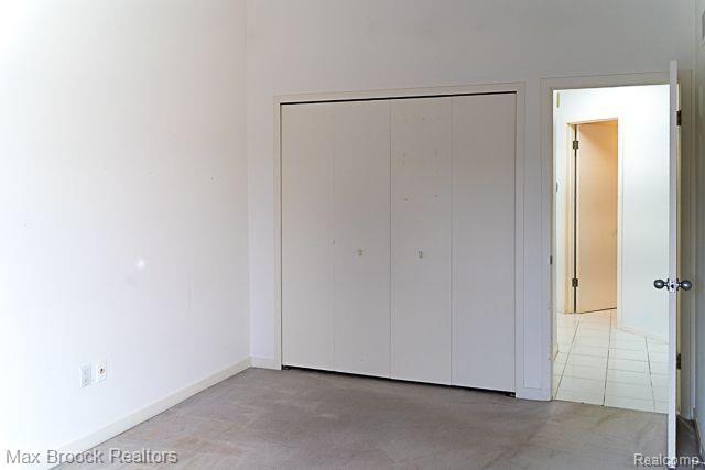 4275 FOXPOINTE Drive, West Bloomfield, MI 48323 — Photo 12