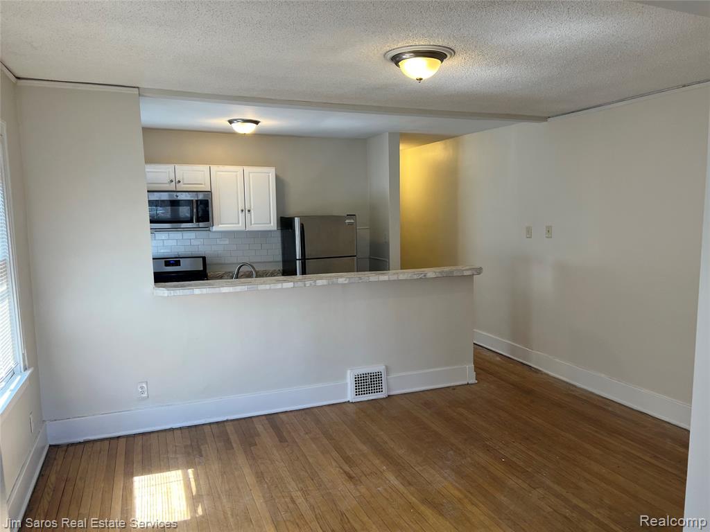 987 #2S Beaconsfield Avenue, Grosse Pointe, MI 48230 — Photo 4