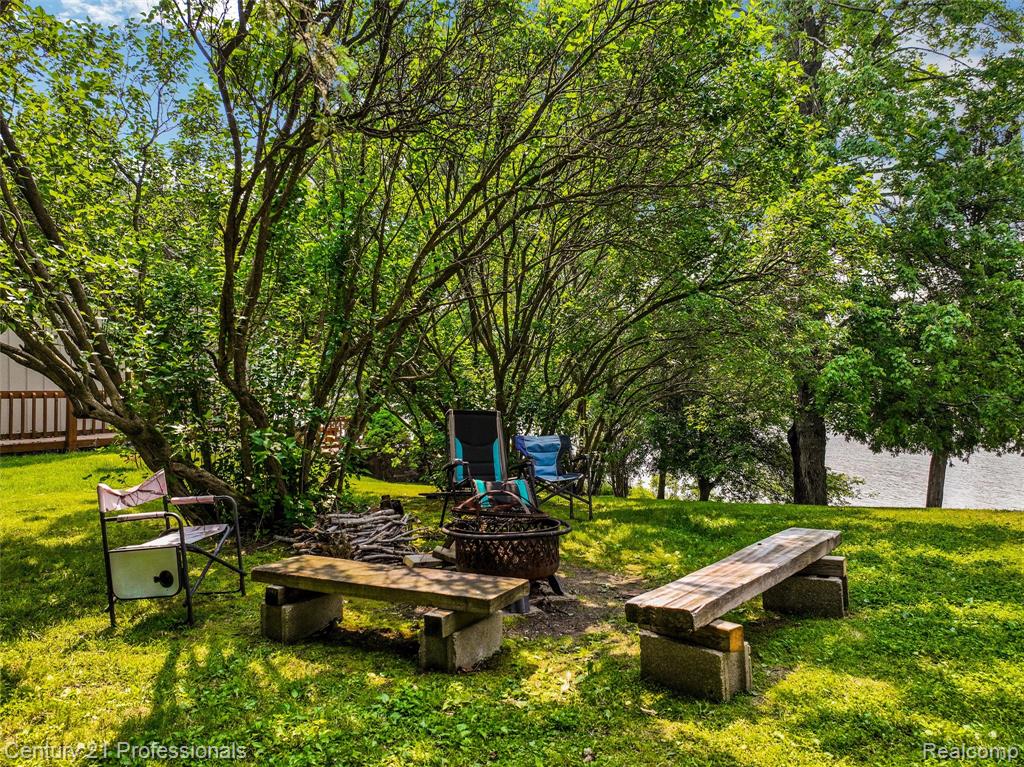 9233 Evee Road, Clarkston, MI 48348 — Photo 4