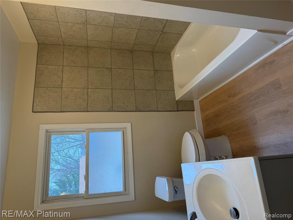 1475 Cutler Street, Burton, MI 48509 — Photo 16