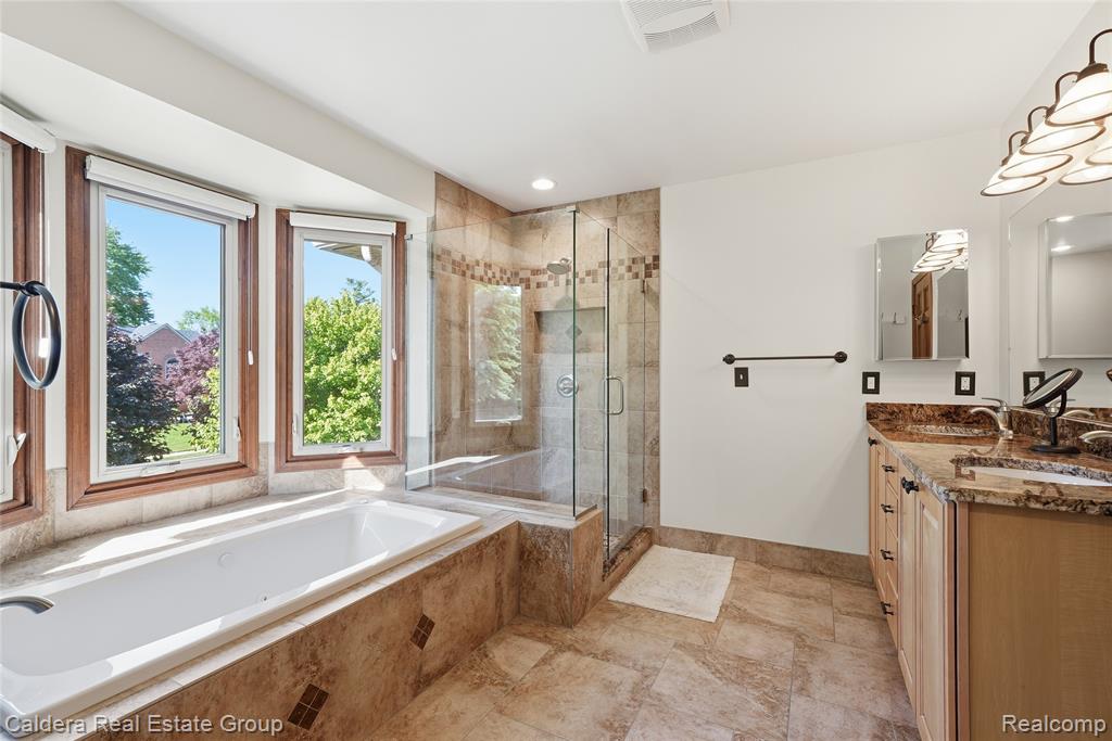 8915 Chestnut Run Drive, Utica, MI 48317 — Photo 35