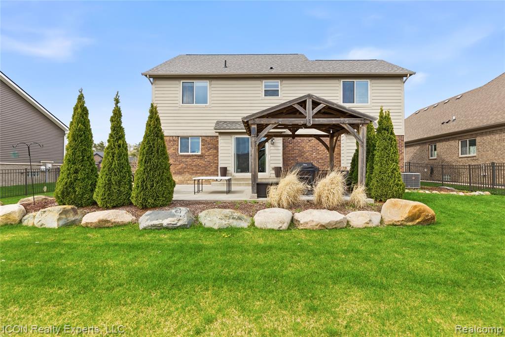 20620 Misty Brook Court, Macomb, MI 48044 — Photo 38