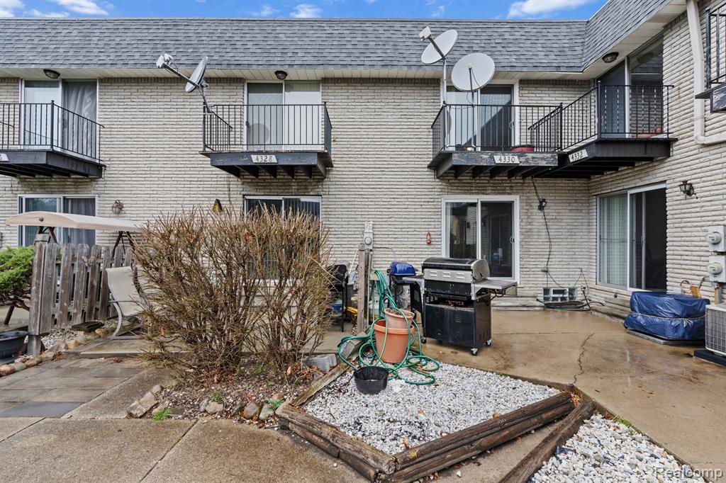 4330 15 MILE Road, Sterling Heights, MI 48310 — Photo 20