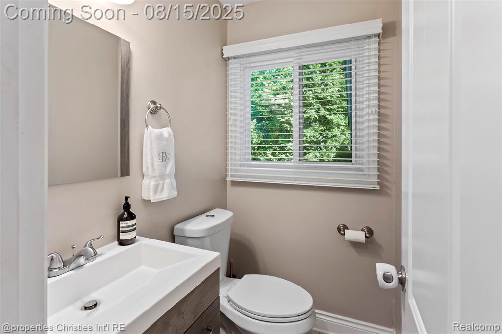 5570 Tadworth Place, West Bloomfield, MI — Photo 18