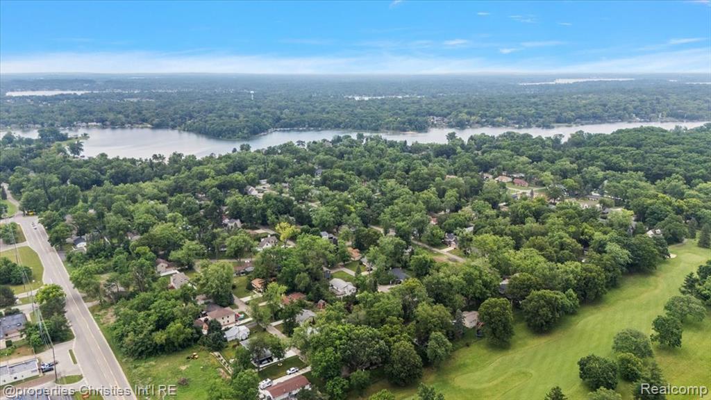 7871 Sunset Street, West Bloomfield, MI 48323 — Photo 27
