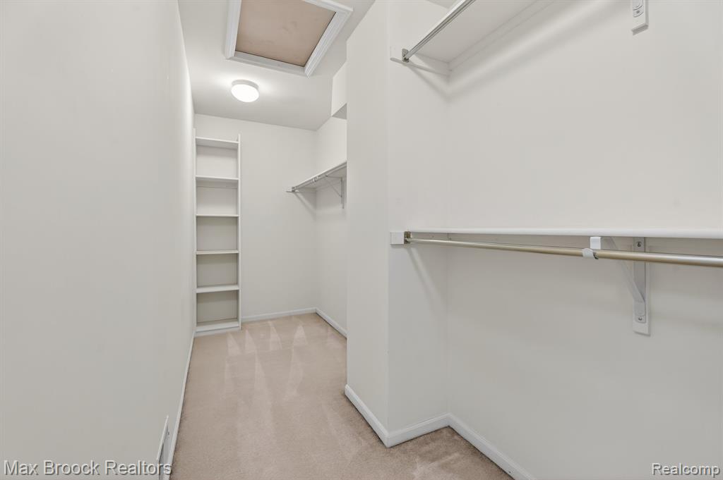 6166 Lochmore Drive, Commerce Twp, MI 48382 — Photo 18