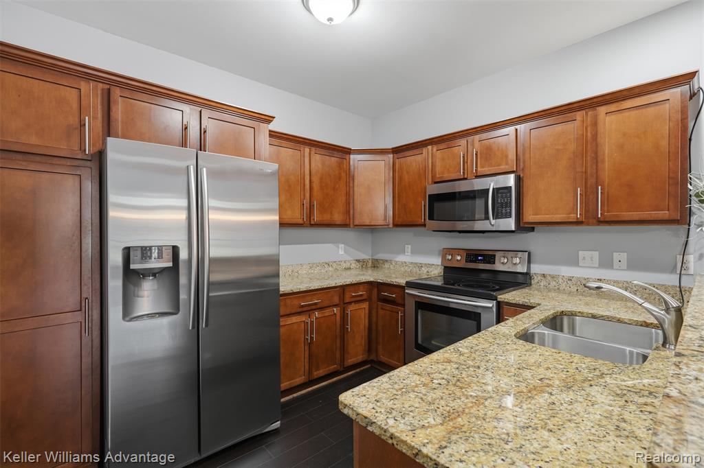 45658 S Stonewood Road, Canton, MI 48187 — Photo 12