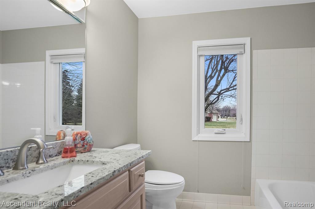 4571 REFLECTIONS Drive, Sterling Heights, MI 48314 — Photo 15