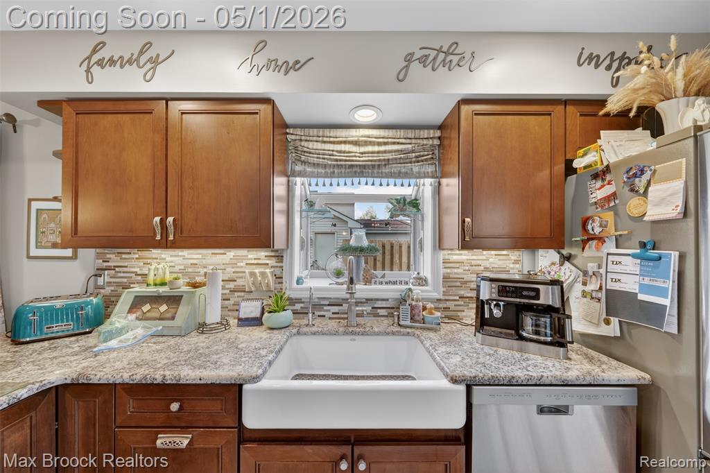 4856 Butler Drive, Troy, MI 48085 — Photo 13