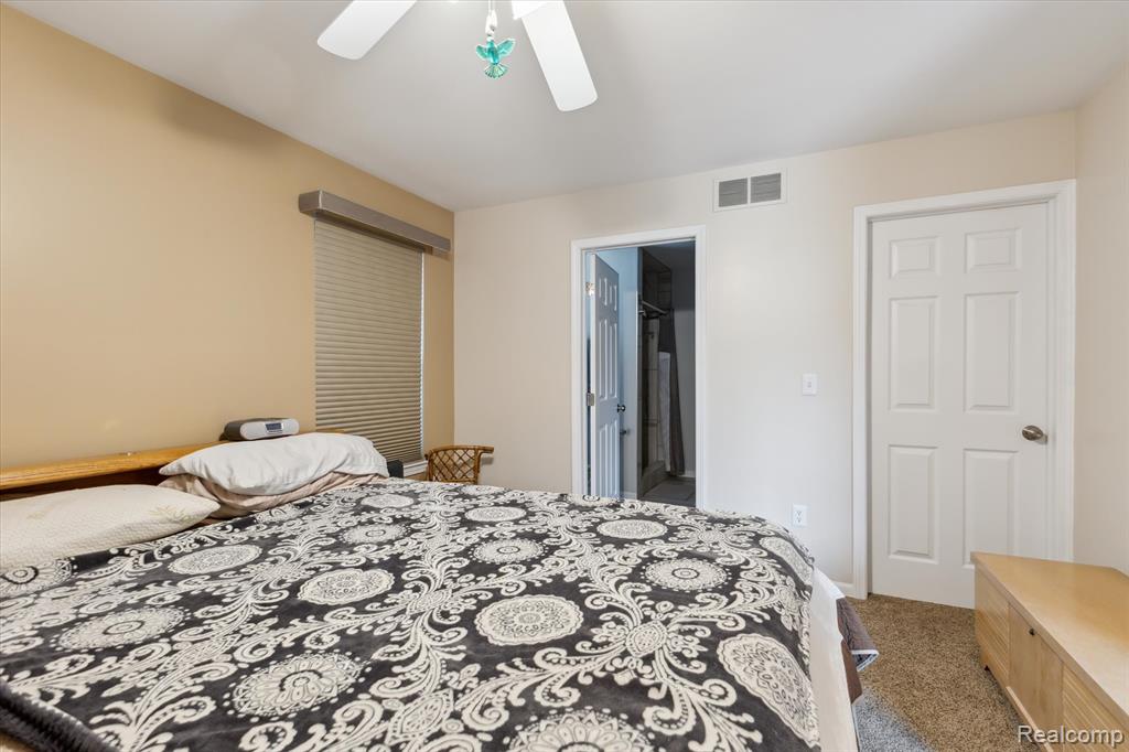 7206 Glen Oak Court, Grand Blanc, MI 48439 — Photo 23