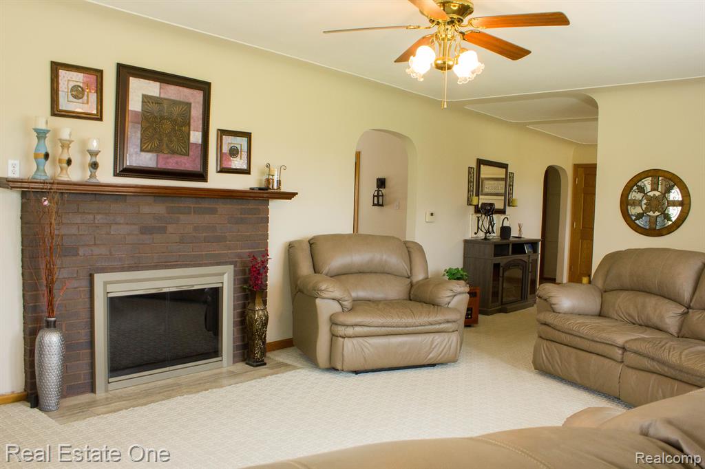 6711 KUTTSHILL Drive NE, Rockford, MI 49341 — Photo 23