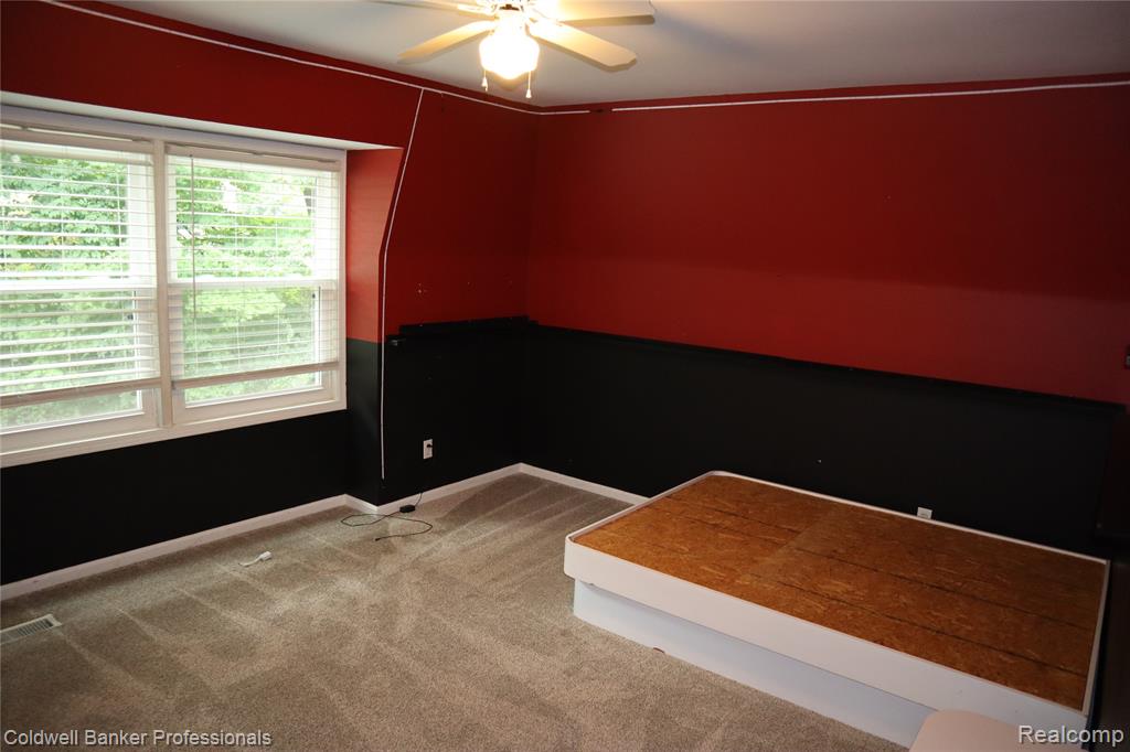 5435 S Sycamore Drive, Burton, MI 48509 — Photo 34