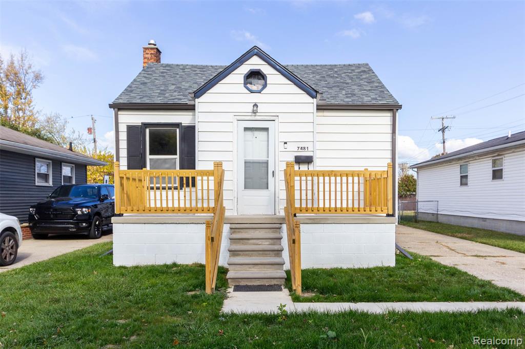 7481 Gerald Avenue, Warren, MI 48092 — front exterior