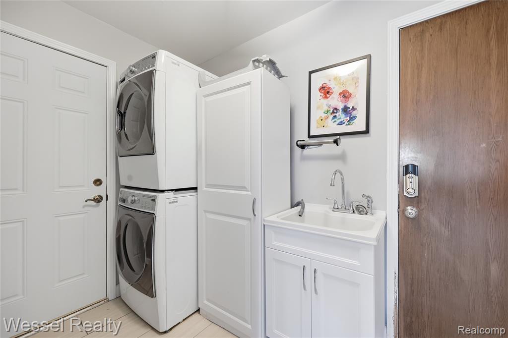 47400 Sanborn Drive, Macomb, MI 48044 — Photo 13