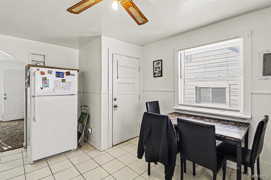 8129 Westminster Avenue, Warren, MI 48089 — Photo 10