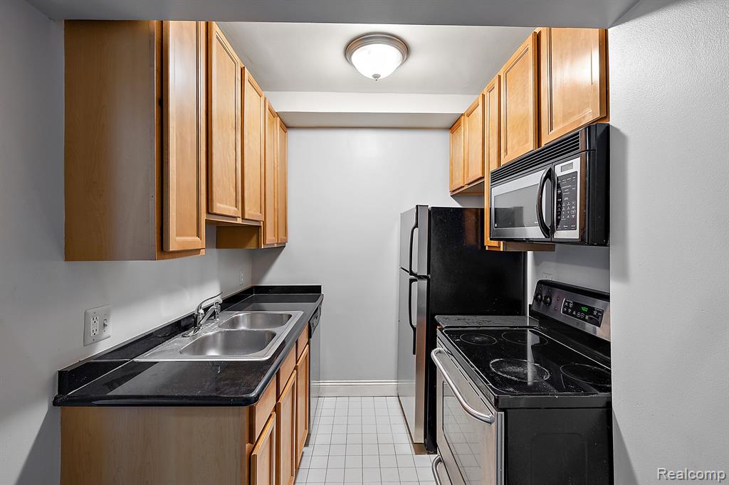 15 E KIRBY Street, 322, Detroit, MI 48202 — Photo 12