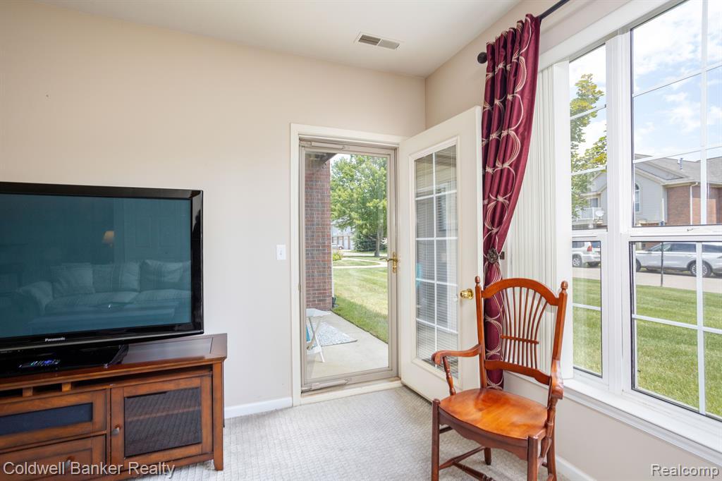 19106 CHESAPEAKE Circle, Walled Lake, MI 48390 — Photo 10