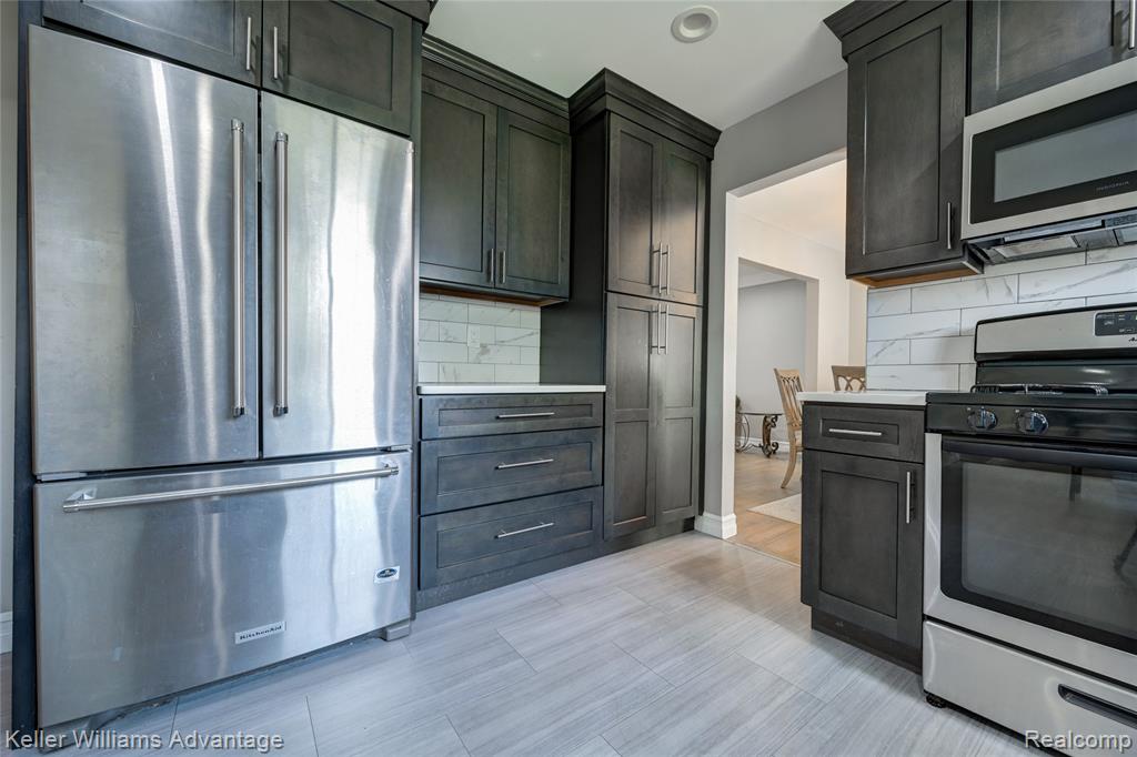 18467 Middlesex Avenue, Lathrup Village, MI 48076 — Photo 22