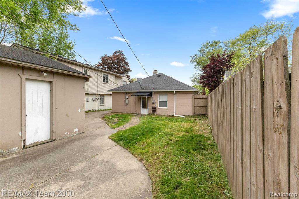 7322 Fenton Street, Dearborn Heights, MI 48127 — Photo 30