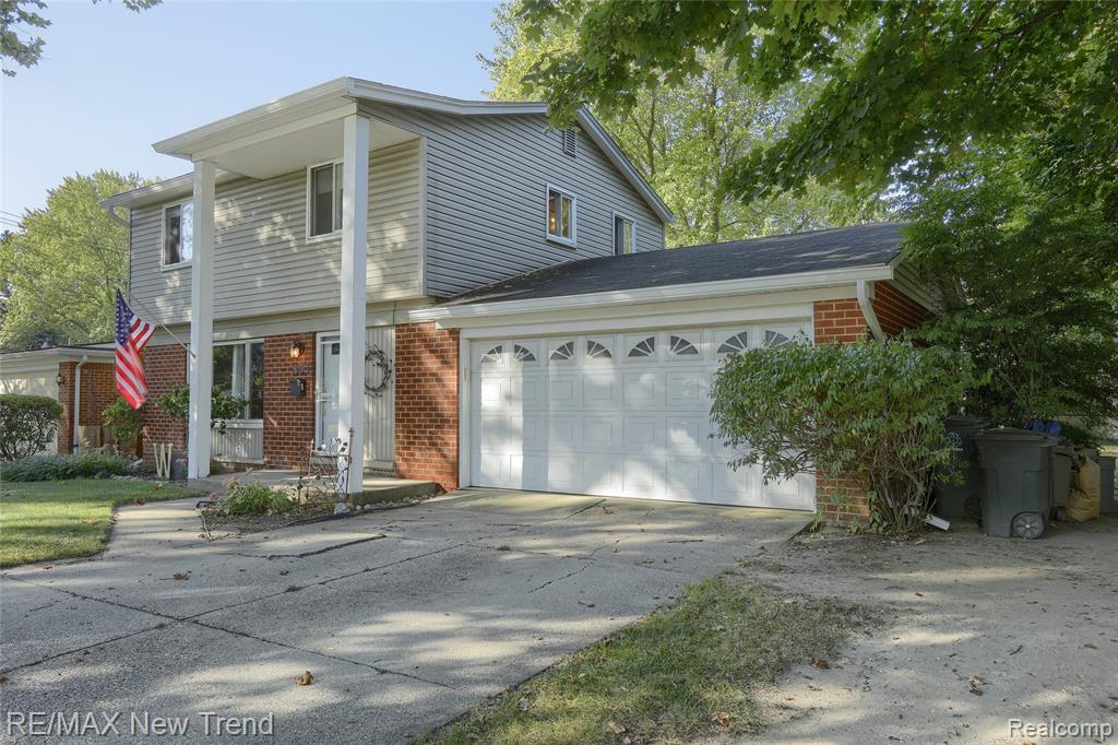 851 N Webik Avenue, Clawson, MI — Photo 2