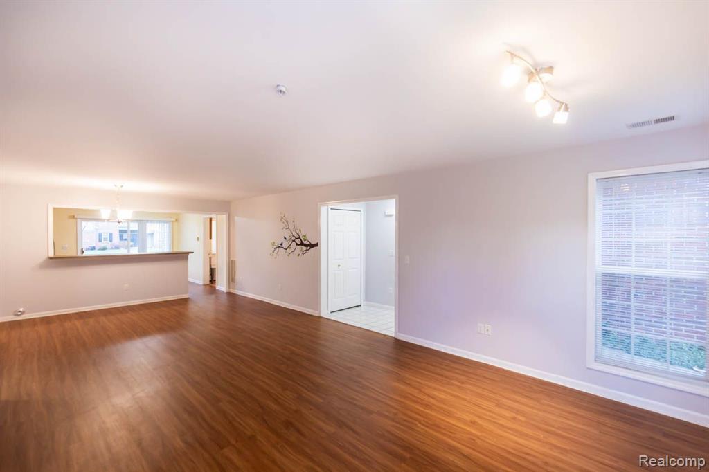 28460 CARLTON WAY Drive, Novi, MI 48377 — Photo 12