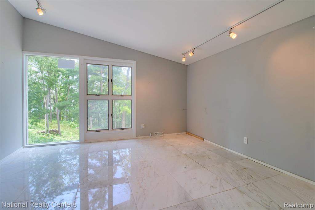 341 Corrie Road, Ann Arbor, MI 48105 — Photo 26