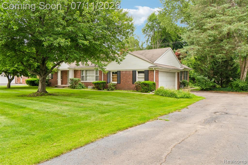 6105 Gilbert Lake Road, Bloomfield Hills, MI 48301 — Photo 3