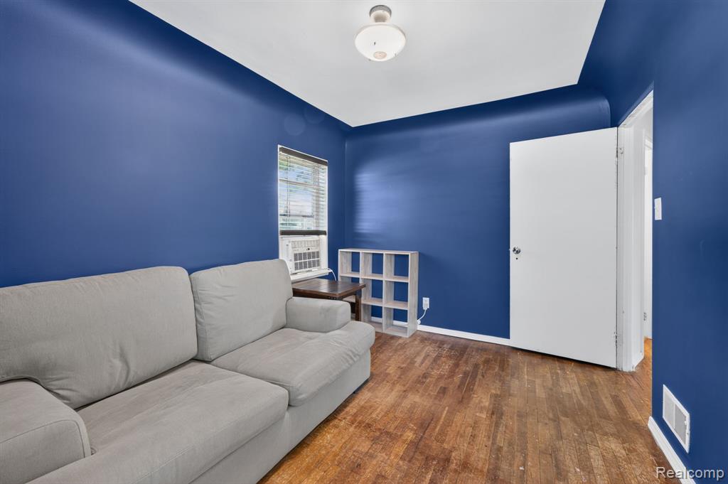 7077 Frances Road, Flushing, MI 48433 — Photo 27