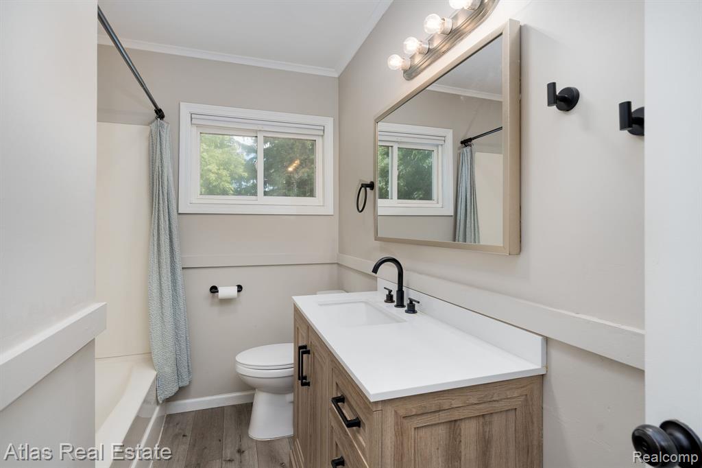 832 Southwood Drive, Fenton, MI 48430 — Photo 25