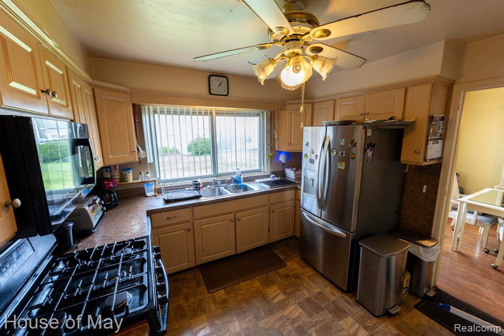 21240 Ridgedale Street, Oak Park, MI 48237 — Photo 8