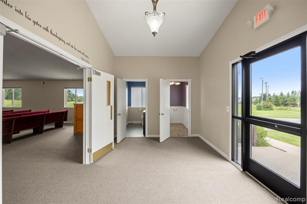 52909 10 Mile Road, South Lyon, MI 48178 — Photo 18