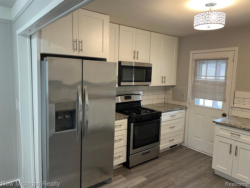 4413 CULVER Street, Dearborn Heights, MI 48125 — Photo 8