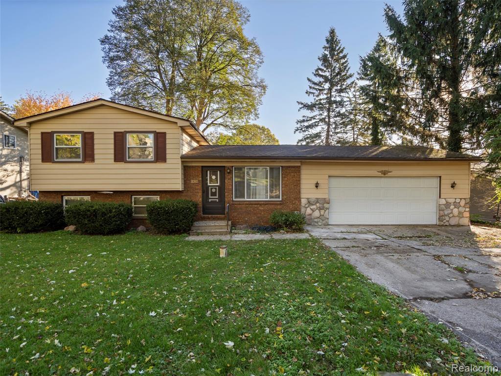 845 Harry Paul Drive, Lake Orion, MI 48362 — front exterior