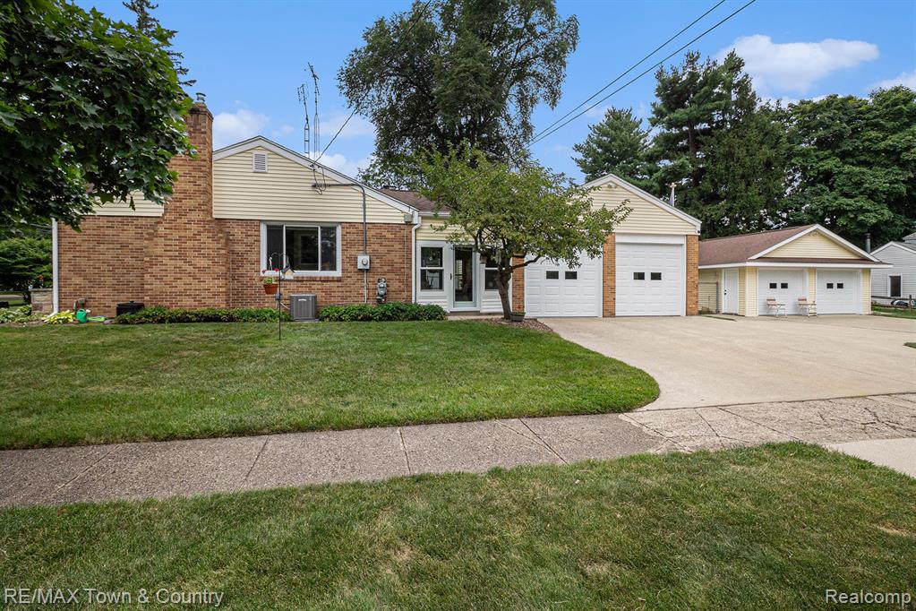 407 N McKinley Road, Flushing, MI 48433 — Photo 24