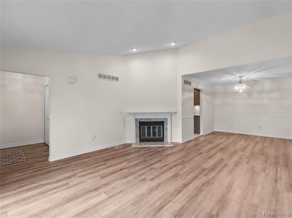 7113 Elmhurst, West Bloomfield, MI — Photo 8