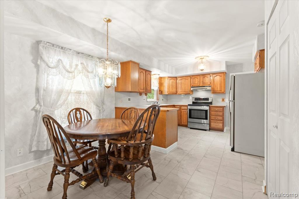5710 Hobnail Circle, West Bloomfield, MI — Photo 22